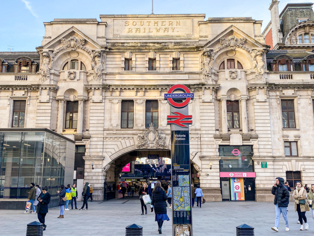it's super easy to get to London Victoria in central London