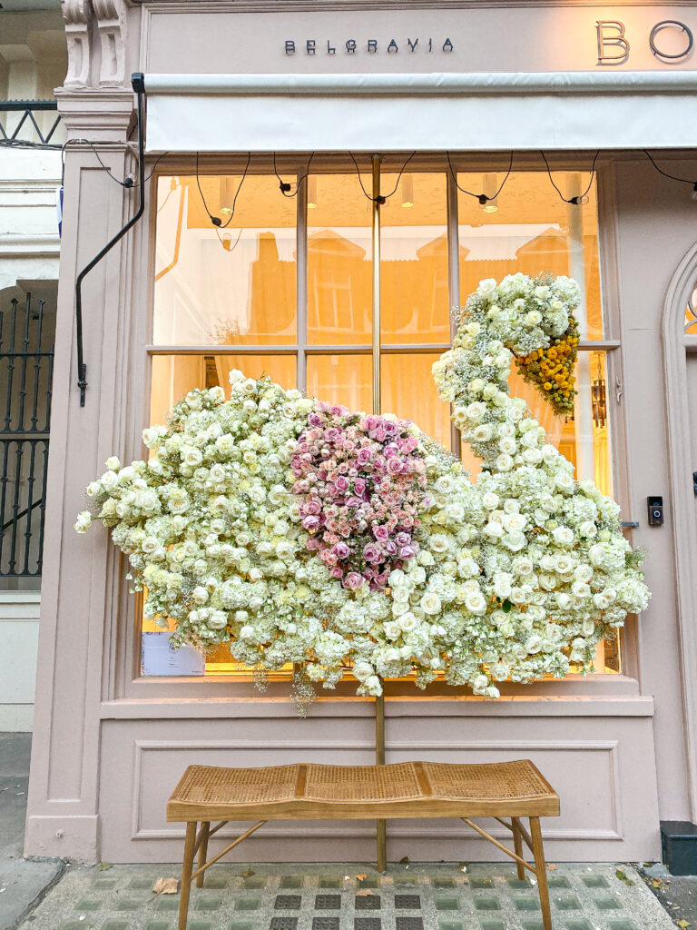 Floral swan at Bonadea Belgravia