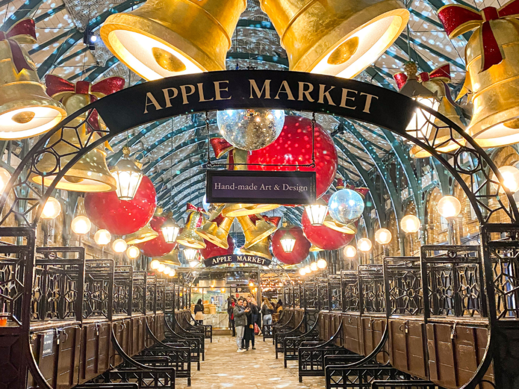 apple market at christmas