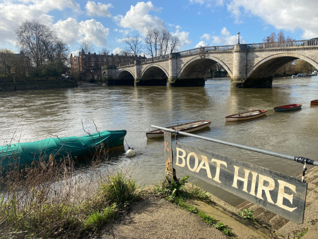 Mark Darcy lives in the pretty London suburb of Richmond