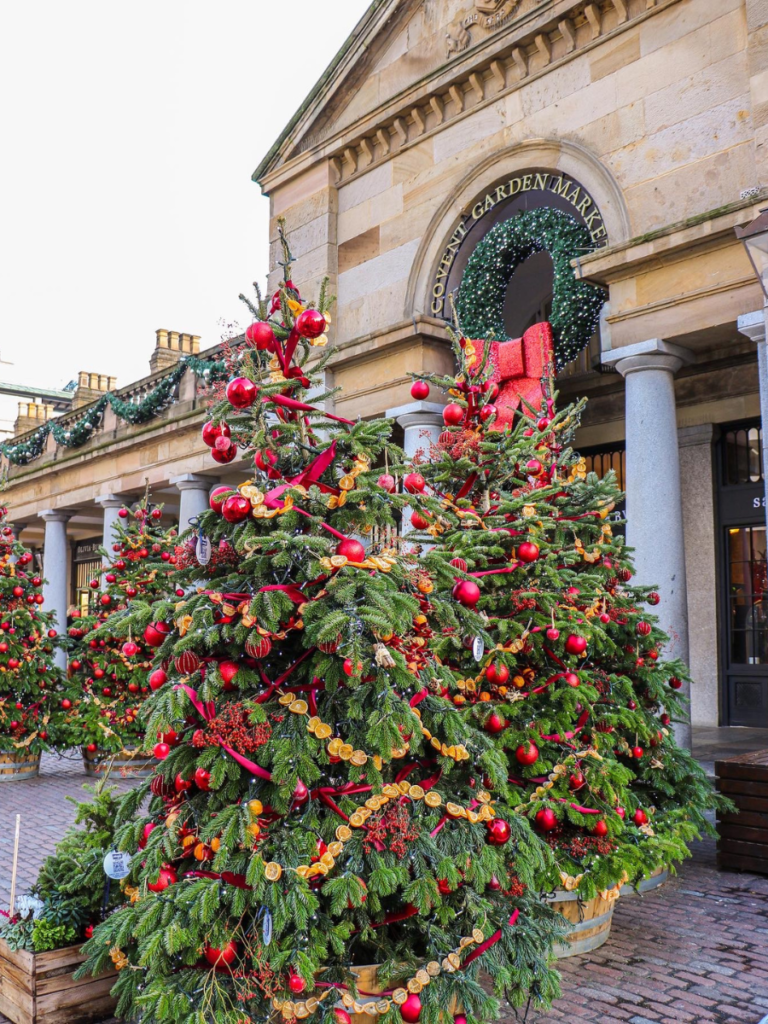 Covent Garden is a particularly lovely neighbourhood at Christmas
